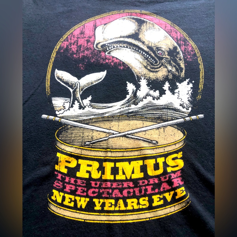 Women’s PRIMUS concert t-shirt 2011 -super soft